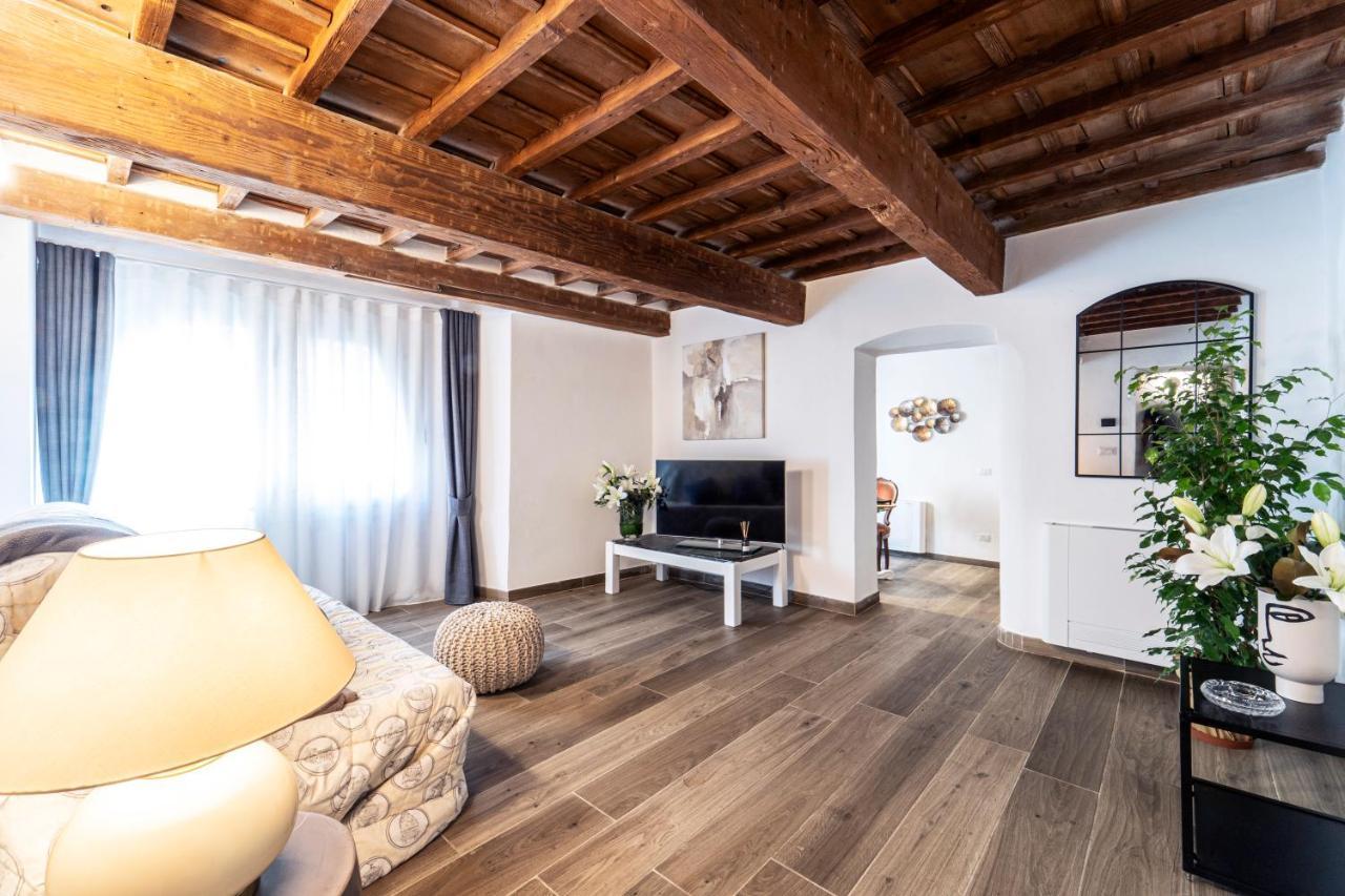 Palazzovilla Historic Building Luxury Apartment Florenz