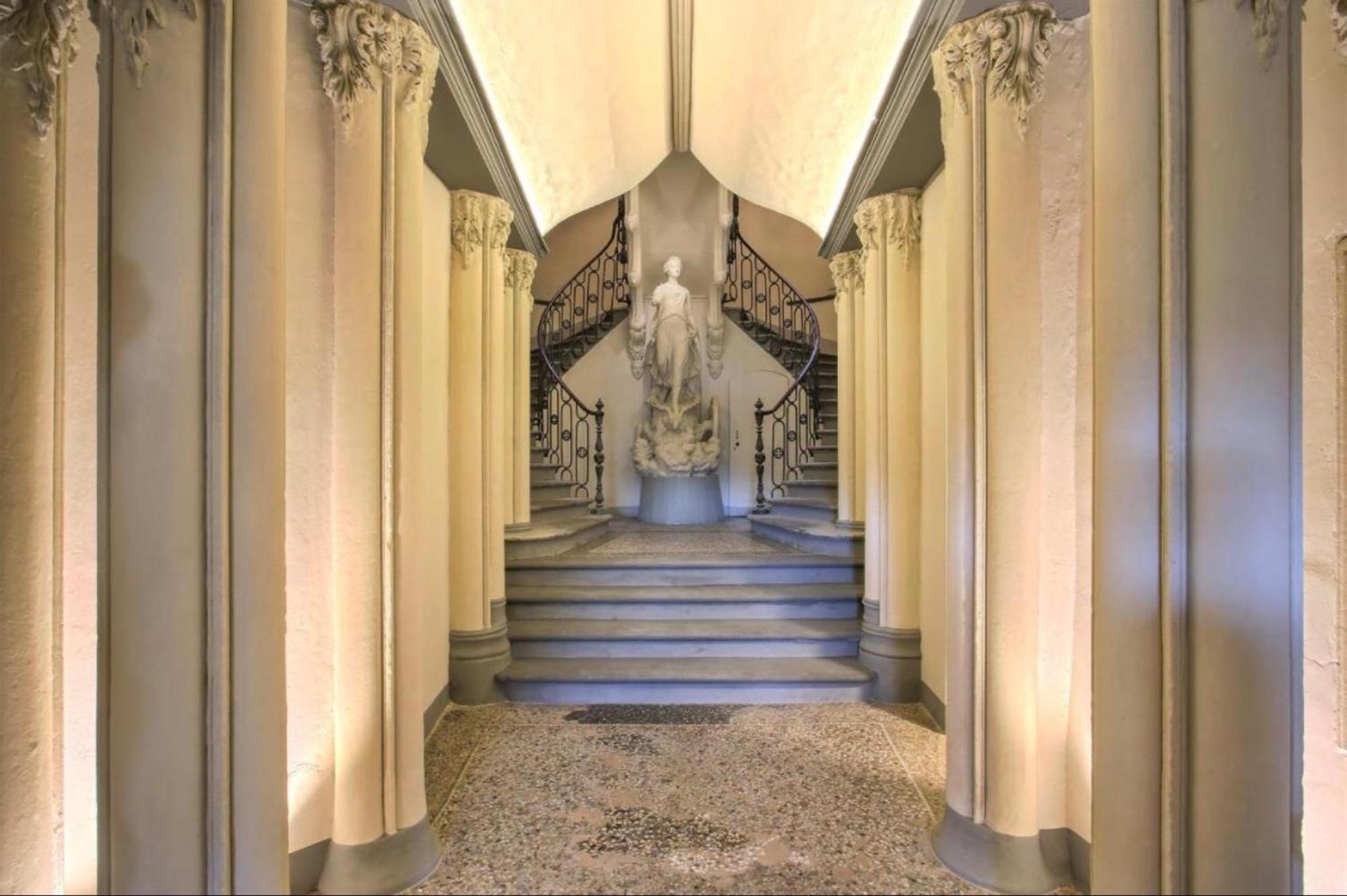Palazzovilla Historic Building Luxury Apartment Florenz